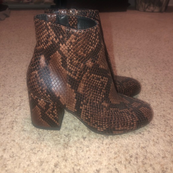 Snakeskin booties - Picture 2 of 3
